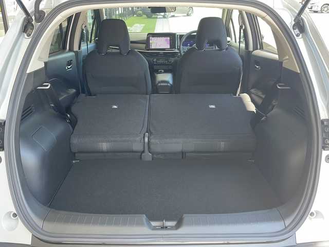 日産 ノート X 愛知県 2023(令5)年 3.2万km ブリリアントホワイトパール 衝突被害軽減ブレーキ/純正SD（ナビあり）/フルセグTV/Bluetooth/バックカメラ/コーナーセンサー/LEDヘッドライト/オートライト/ETC/ステアリングスイッチ/スマートキー/プッシュスタート