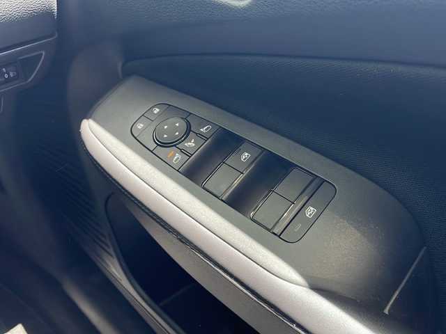 日産 ノート X 愛知県 2023(令5)年 3.2万km ブリリアントホワイトパール 衝突被害軽減ブレーキ/純正SD（ナビあり）/フルセグTV/Bluetooth/バックカメラ/コーナーセンサー/LEDヘッドライト/オートライト/ETC/ステアリングスイッチ/スマートキー/プッシュスタート