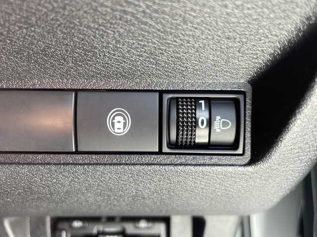 日産 ノート X 愛知県 2023(令5)年 3.2万km ブリリアントホワイトパール 衝突被害軽減ブレーキ/純正SD（ナビあり）/フルセグTV/Bluetooth/バックカメラ/コーナーセンサー/LEDヘッドライト/オートライト/ETC/ステアリングスイッチ/スマートキー/プッシュスタート