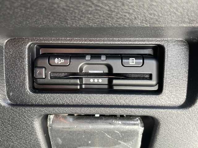 日産 ノート X 愛知県 2023(令5)年 3.2万km ブリリアントホワイトパール 衝突被害軽減ブレーキ/純正SD（ナビあり）/フルセグTV/Bluetooth/バックカメラ/コーナーセンサー/LEDヘッドライト/オートライト/ETC/ステアリングスイッチ/スマートキー/プッシュスタート