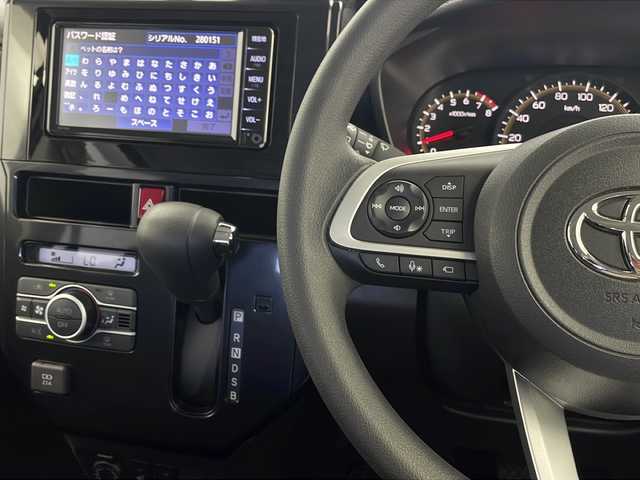 トヨタ ルーミー G 栃木県 2022(令4)年 0.8万km パールホワイトⅢ 純正７インチナビ/（CD/DVD/FM/AM/BT)/バックカメラ/全方位カメラ/衝突被害軽減装置/レーンキープアシスト/横滑り防止装置/アイドリングストップ/パーキングアシスト/前席シートヒーター/両側パワースライドドア/電動格納ミラー/ウインカーミラー/ステアリングリモコン/オートエアコン/プッシュスタート/スマートキー/スペアキー