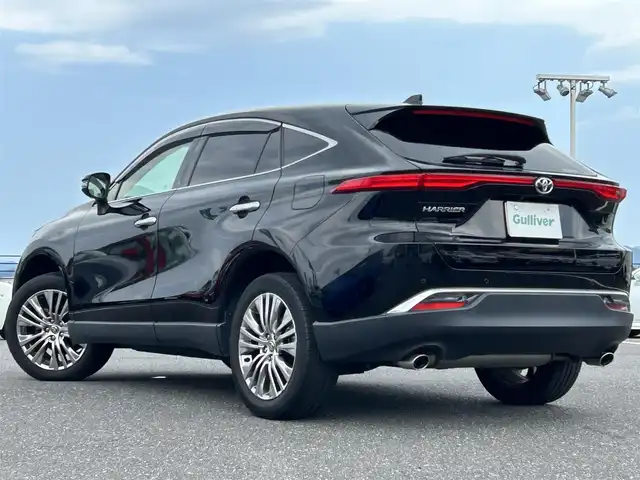 トヨタ ハリアー Z 島根県 2021(令3)年 2.8万km ブラック 登録時走行距離27155km/純正12型ナビ(BT/AM/FM)/JBLプレミアムサウンドシステム/フルセグTV/ハンズフリーパワーバックドア/パノラミックビューモニター/ビルトインETC2.0/レーダークルーズコントロール/クリアランスソナー/セーフティセンス/・プリクラッシュセーフティ/・レーントレーシングアシスト/・アダプティブハイビームシステム/・ロードサインアシスト/ブラインドスポットモニター/パーキングサポートブレーキ/デジタルインナーミラー/プロジェクター式LEDヘッドランプ/運転席パワーシート/スペアキー/禁煙車