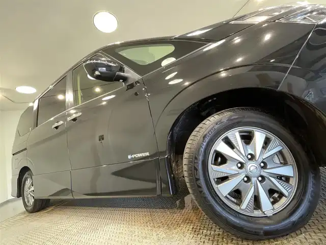 日産 セレナ e－パワー ハイウェイスター V 愛知県 2019(平31)年 3.7万km ダイヤモンドブラック 純正９インチナビ（MM518D-L)/(Bluetooth/フルセグTV/SD/FM/AM/CD・DVD再生）　/アラウンドビューモニター　/プロパイロット　/セーフティパックB/パーキングアシスト　/衝突軽減ブレーキ　/両側パワースライドドア　/デジタルインナーミラー　/ビルトインＥＴＣ　/ドライブレコーダー/ソナー/車線逸脱警報/ハンドル支援/LEDヘッドライト/フォグランプ