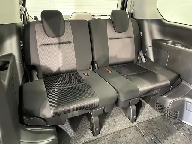 日産 セレナ e－パワー ハイウェイスター V 愛知県 2019(平31)年 3.7万km ダイヤモンドブラック 純正９インチナビ（MM518D-L)/(Bluetooth/フルセグTV/SD/FM/AM/CD・DVD再生）　/アラウンドビューモニター　/プロパイロット　/セーフティパックB/パーキングアシスト　/衝突軽減ブレーキ　/両側パワースライドドア　/デジタルインナーミラー　/ビルトインＥＴＣ　/ドライブレコーダー/ソナー/車線逸脱警報/ハンドル支援/LEDヘッドライト/フォグランプ