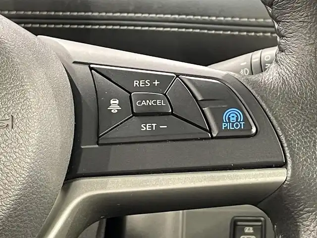 日産 セレナ e－パワー ハイウェイスター V 愛知県 2019(平31)年 3.7万km ダイヤモンドブラック 純正９インチナビ（MM518D-L)/(Bluetooth/フルセグTV/SD/FM/AM/CD・DVD再生）　/アラウンドビューモニター　/プロパイロット　/セーフティパックB/パーキングアシスト　/衝突軽減ブレーキ　/両側パワースライドドア　/デジタルインナーミラー　/ビルトインＥＴＣ　/ドライブレコーダー/ソナー/車線逸脱警報/ハンドル支援/LEDヘッドライト/フォグランプ