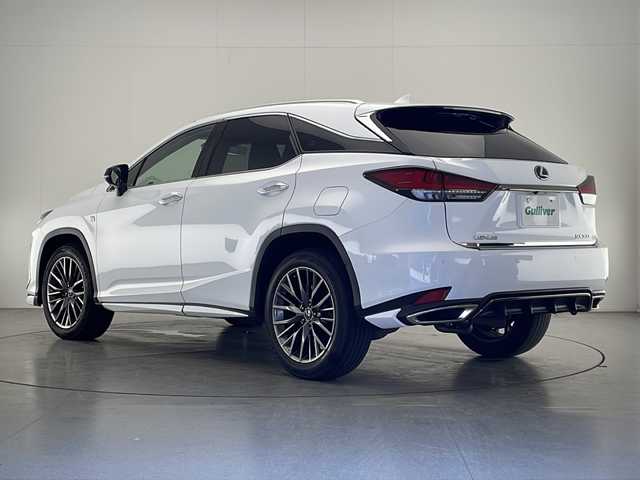 レクサス ＲＸ 300 Fスポーツ 宮崎県 2020(令2)年 4.6万km ホワイトノーヴァガラスフレーク 禁煙車/レクサスセーフティシステム/純正12.3型ナビTV/（CD/DVD/MSV/AUX/USB/Blu-ray/Bluetooth/フルセグTV)/純正マークレビンソンサウンドシステム/純正ドライブレコーダー/純正ビルトイン2.0ETC/純正LEDオートライト/純正LEDフォグ/純正20インチアルミ/純正フロアマット/サンルーフ/本革シート/プリクラッシュセーフティ/アダプティブクルーズコントロール/レーンディパーチャーアラート/ブラインドスポットモニター/ヘッドアップディスプレイ/パワーシート/エアシート/シートヒーター/ステアリングヒーター/パワーバックドア/パドルシフト/パワーチルトステアリング/デュアルオートエアコン/リア電動格納シート/スマートキー/プッシュエンジンスタート/スペアキー/新車時保証書/取扱い説明書