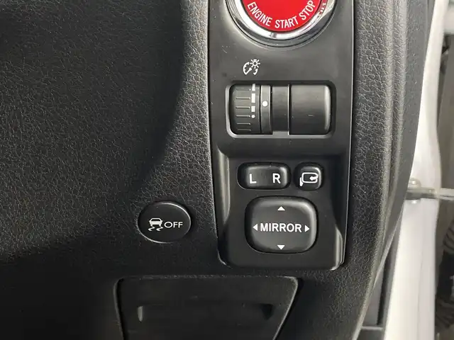 スバル エクシーガ 2．0GT tuned bySTI 鹿児島県 2010(平22)年 6.7万km サテンホワイトパール 300台限定車/純正HDDナビゲーション/専用ハーフレザーシート/MOMOステアリング/クルーズコントロール/パドルシフト/D/N席パワーシート/バックカメラ/ETC/純正フロアマット/純正17インチアルミホイール/キセノンライト/スタッドレス積込