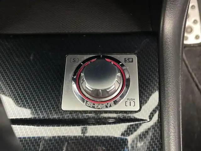 スバル エクシーガ 2．0GT tuned bySTI 鹿児島県 2010(平22)年 6.7万km サテンホワイトパール 300台限定車/純正HDDナビゲーション/専用ハーフレザーシート/MOMOステアリング/クルーズコントロール/パドルシフト/D/N席パワーシート/バックカメラ/ETC/純正フロアマット/純正17インチアルミホイール/キセノンライト/スタッドレス積込