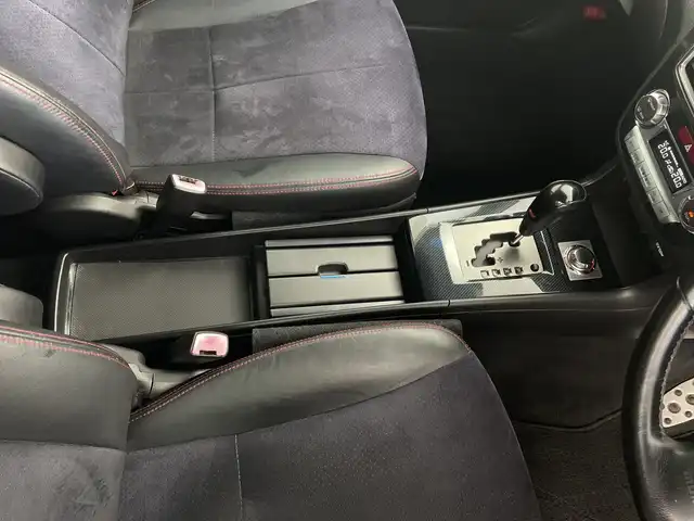 スバル エクシーガ 2．0GT tuned bySTI 鹿児島県 2010(平22)年 6.7万km サテンホワイトパール 300台限定車/純正HDDナビゲーション/専用ハーフレザーシート/MOMOステアリング/クルーズコントロール/パドルシフト/D/N席パワーシート/バックカメラ/ETC/純正フロアマット/純正17インチアルミホイール/キセノンライト/スタッドレス積込