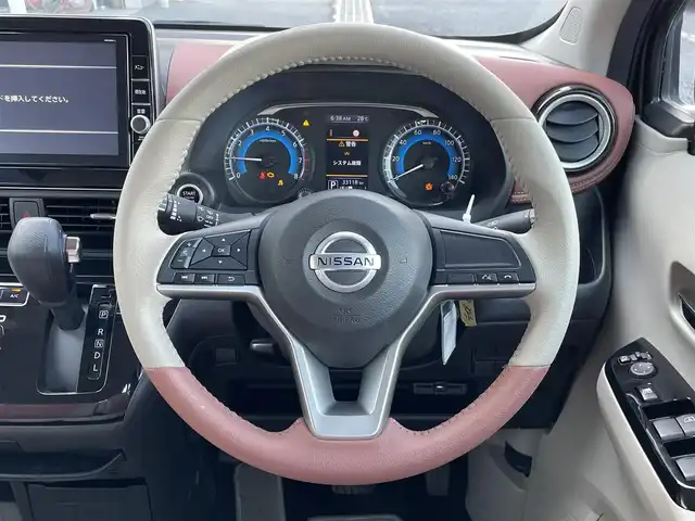 日産 デイズ ボレロ 東京都 2020(令2)年 3.4万km 茶Ⅱ ルーフIIトーン車/純正９型メモリナビ＆フルセグ　/・BluetoothAudio/USB/・CD/SD/DVD/AM/FM/アラウンドビューモニター　/インテリジェントエマージェンシーブレーキ　/・先行車発進お知らせ機能/・前方衝突予測警報/・ふらつき警報/・車線逸脱警報 /・踏み間違い衝突防止 /・フロント・バックソナー/ベージュ合皮トリコットコンビシート　/純正ウィンカーミラー/プッシュエンジンスタート/ビルトインＥＴＣ　