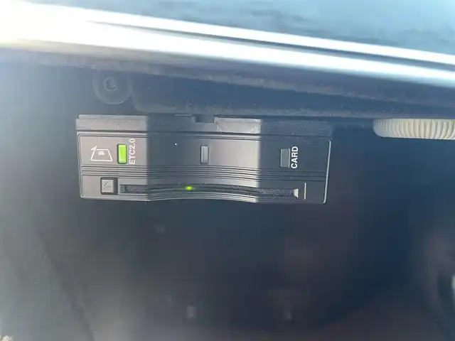メルセデス・ベンツ Ｅ２２０ｄ SW ローレウスエディション 滋賀県 2020(令2)年 3.1万km オブシディアンブラック パノラミックスライディングルーフ/黒革/・前席メモリ付きパワーシート /・全席シートヒーター /ヘッドアップディスプレイ/ACC/BSM/Burmesterサウンド/パヒュームアトマイザー/アンビエントライト/純正ナビ（DTV/BT/CarPlay）/360°カメラ/電動リアゲート/純正LEDヘッドライト/純正19インチAW