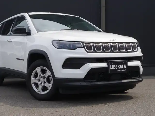クライスラー・ジープ ジープ コンパス スポーツ 香川県 2022(令4)年 3.5万km 白 ディスプレイオーディオ/CarPlay/バックカメラ/クルコン/衝突軽減/ブラインドスポットモニター/前後ドラレコ/LEDヘッドライト/リアコーナーンセンサー/純正16インチアルミ/ETC/スマートキー/レギュラーガソリン/NA