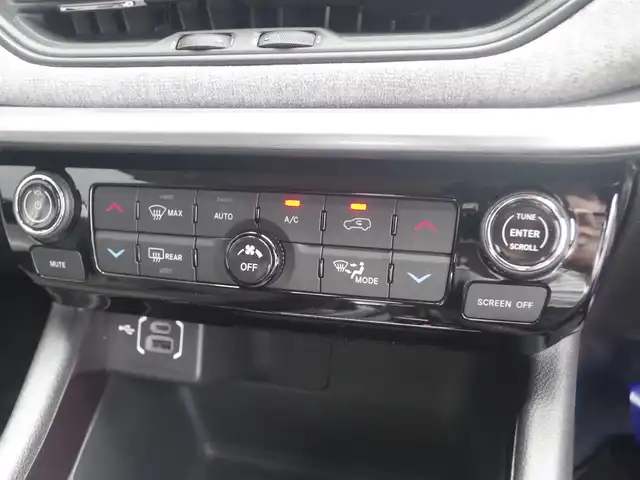 クライスラー・ジープ ジープ コンパス スポーツ 香川県 2022(令4)年 3.5万km 白 ディスプレイオーディオ/CarPlay/バックカメラ/クルコン/衝突軽減/ブラインドスポットモニター/前後ドラレコ/LEDヘッドライト/リアコーナーンセンサー/純正16インチアルミ/ETC/スマートキー/レギュラーガソリン/NA