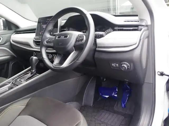 クライスラー・ジープ ジープ コンパス スポーツ 香川県 2022(令4)年 3.5万km 白 ディスプレイオーディオ/CarPlay/バックカメラ/クルコン/衝突軽減/ブラインドスポットモニター/前後ドラレコ/LEDヘッドライト/リアコーナーンセンサー/純正16インチアルミ/ETC/スマートキー/レギュラーガソリン/NA