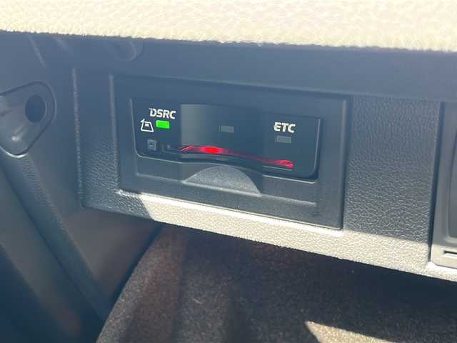 フォルクスワーゲン ゴルフ TSI コンフォートライン BM 大阪府 2015(平27)年 6.4万km 黒 純正ナビ/BTオーディオ/CD/DVD/USBポート/バックカメラ/パドルシフト/ステアリングスイッチ/電動パーキングブレーキ/オートホールド/LEDヘッドライト/オートライト/フォグランプ/純正16インチAW/フロアマット/クルーズコントロール/スペアキー