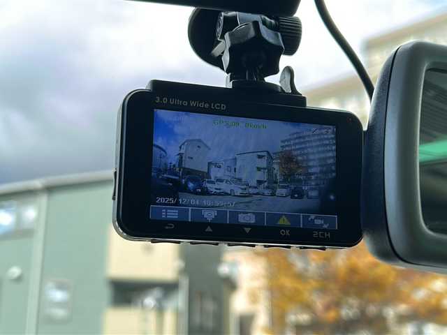 フォルクスワーゲン ゴルフ TSI コンフォートライン BM 大阪府 2015(平27)年 6.4万km 黒 純正ナビ/BTオーディオ/CD/DVD/USBポート/バックカメラ/パドルシフト/ステアリングスイッチ/電動パーキングブレーキ/オートホールド/LEDヘッドライト/オートライト/フォグランプ/純正16インチAW/フロアマット/クルーズコントロール/スペアキー