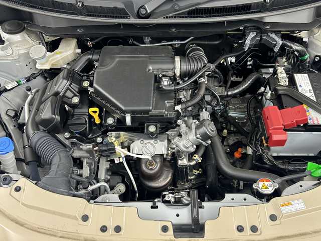 スズキ スイフト HYBRID MZ 福島県 2024(令6)年 0.3万km キャラバンアイボリーPM /禁煙車　//純正９インチディスプレイオーディオ(FM/AM/BTA)//Apple car Play//Android Auto//衝突被害軽減ブレーキ　//アダプティブクルーズコントロール　//ブラインドスポットモニター　//シートヒーター(D/N)//スペアキー　//オートハイビーム//ＬＥＤヘッドライト//USB入力端子//コーナーセンサー//電動パーキングブレーキ//ブレーキホールド