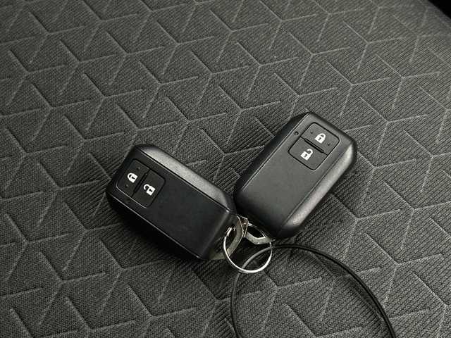 スズキ スイフト HYBRID MZ 福島県 2024(令6)年 0.3万km キャラバンアイボリーPM /禁煙車　//純正９インチディスプレイオーディオ(FM/AM/BTA)//Apple car Play//Android Auto//衝突被害軽減ブレーキ　//アダプティブクルーズコントロール　//ブラインドスポットモニター　//シートヒーター(D/N)//スペアキー　//オートハイビーム//ＬＥＤヘッドライト//USB入力端子//コーナーセンサー//電動パーキングブレーキ//ブレーキホールド