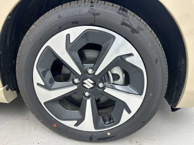 スズキ スイフト HYBRID MZ 福島県 2024(令6)年 0.3万km キャラバンアイボリーPM /禁煙車　//純正９インチディスプレイオーディオ(FM/AM/BTA)//Apple car Play//Android Auto//衝突被害軽減ブレーキ　//アダプティブクルーズコントロール　//ブラインドスポットモニター　//シートヒーター(D/N)//スペアキー　//オートハイビーム//ＬＥＤヘッドライト//USB入力端子//コーナーセンサー//電動パーキングブレーキ//ブレーキホールド