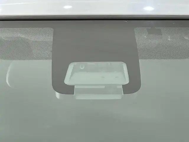 トヨタ ヴィッツ F 岩手県 2016(平28)年 9.8万km スーパーホワイトⅡ オート４WD切り替え/プリクラッシュセーフティ/レーンアシスト/バックカメラ/オートハイビーム/フロントワイパーデアイサー/横滑り防止装置/ヘッドライトレベライザー/寒冷地仕様/KENWOODナビ/ETC/電動格納ドアミラー/社外１４インチアルミホイール/パワーステアリング/パワーウィンドウ