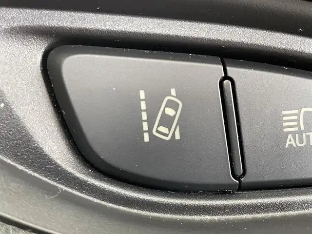 トヨタ ヴィッツ F 岩手県 2016(平28)年 9.8万km スーパーホワイトⅡ オート４WD切り替え/プリクラッシュセーフティ/レーンアシスト/バックカメラ/オートハイビーム/フロントワイパーデアイサー/横滑り防止装置/ヘッドライトレベライザー/寒冷地仕様/KENWOODナビ/ETC/電動格納ドアミラー/社外１４インチアルミホイール/パワーステアリング/パワーウィンドウ