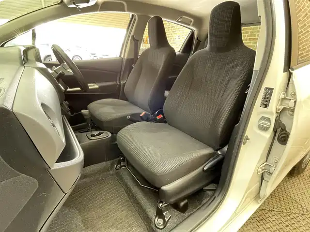 トヨタ ヴィッツ F 岩手県 2016(平28)年 9.8万km スーパーホワイトⅡ オート４WD切り替え/プリクラッシュセーフティ/レーンアシスト/バックカメラ/オートハイビーム/フロントワイパーデアイサー/横滑り防止装置/ヘッドライトレベライザー/寒冷地仕様/KENWOODナビ/ETC/電動格納ドアミラー/社外１４インチアルミホイール/パワーステアリング/パワーウィンドウ