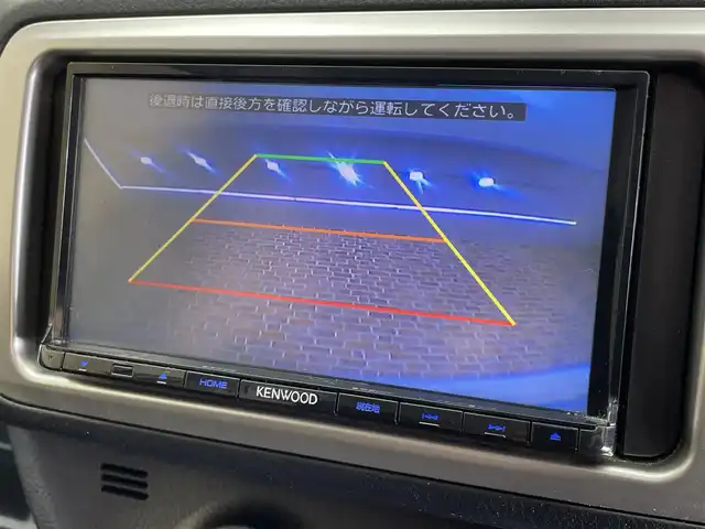 トヨタ ヴィッツ F 岩手県 2016(平28)年 9.8万km スーパーホワイトⅡ オート４WD切り替え/プリクラッシュセーフティ/レーンアシスト/バックカメラ/オートハイビーム/フロントワイパーデアイサー/横滑り防止装置/ヘッドライトレベライザー/寒冷地仕様/KENWOODナビ/ETC/電動格納ドアミラー/社外１４インチアルミホイール/パワーステアリング/パワーウィンドウ