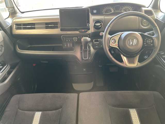 ホンダ Ｎ ＢＯＸ カスタム L スタイル+ブラック 埼玉県 2022(令4)年 3.3万km クリスタルブラックパール ホンダセンシング /純正8インチメモリナビ/　　CD/DVD/BT/フルセグ /バックカメラ /両側パワースライドドア /レーダークルーズコントロール /LEDオートライト /シートヒーター /純正14インチアルミホイール /電子パーキング /禁煙車