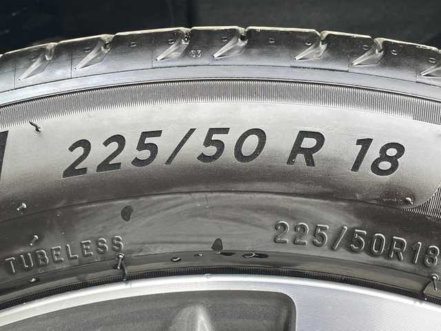 トヨタ カローラ クロス ハイブリッド Z 青森県 2025(令7)年 0.4万km プラチナホワイトパールマイカ 4WD/OP寒冷地仕様/OP純正10.5インチDオーディオプラスナビ・フルセグTV/Bluetooth・USB・Miracast/OPパノラミックビューモニター/OPパノラマルーフ/OPトヨタチームメイト/アドバンストパーク/パーキングサポートブレーキ/安心降車アシスト/ブラインドスポットモニター/セーフティセンス/プリクラッシュセーフティ/レーダークルーズコントロール/レーントレーシングアシスト/オートマチックハイビーム/ハーフレザーシート/運転席パワーシート/前席シートヒーター/ステアリングヒーター/パワーバックドア/純正前後ドライブレコーダー/純正ビルトインETC2.0/OP AC100V1500W/ワイパーデアイサー/LEDヘッドライト/LEDフォグランプ/LEDリアフォグランプ/純正18インチアルミ/ルーフレール