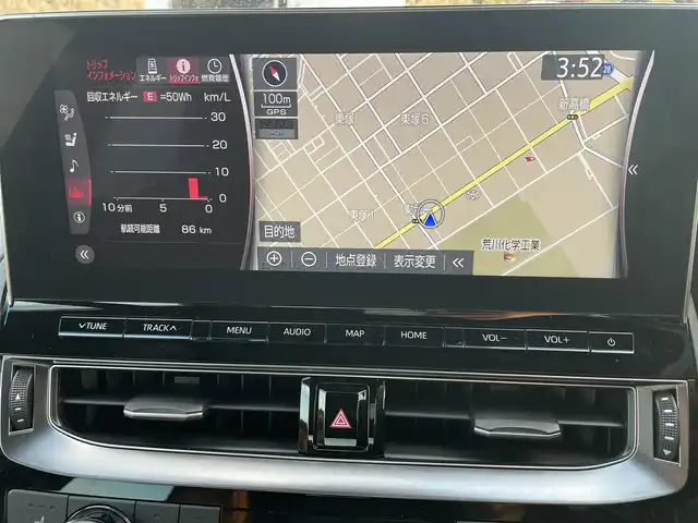 トヨタ クラウン ハイブリッド G 岡山県 2021(令3)年 11.9万km プレシャスホワイトパール 登録時走行距離118833km/純正12.3型ナビ/フルセグTV(AM/FM/CD/DVD/Bluetooth)/全方位カメラ/ドライブレコーダー/ビルトインETC2.0/ヘッドアップディスプレイ/トヨタセーフティセンス/・ブラインドスポットモニター/・レーダークルーズコントロール/・オートマチックハイビーム/・プリクラッシュセーフティ/・レーンディバーチャーアラート/リヤコンフォートパッケージ/・電動リアサンシェード/・全席パワーシート/・全席シートヒーター/横滑り防止装置/オートブレーキホールド/ステアリングヒーター/純正フロアマット/18インチ純正AW