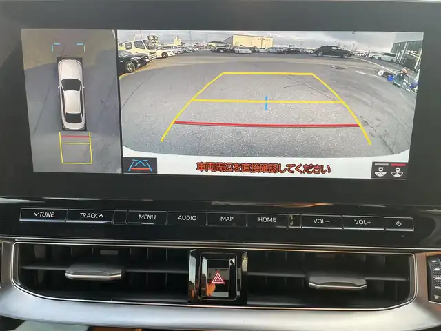 トヨタ クラウン ハイブリッド G 岡山県 2021(令3)年 11.9万km プレシャスホワイトパール 登録時走行距離118833km/純正12.3型ナビ/フルセグTV(AM/FM/CD/DVD/Bluetooth)/全方位カメラ/ドライブレコーダー/ビルトインETC2.0/ヘッドアップディスプレイ/トヨタセーフティセンス/・ブラインドスポットモニター/・レーダークルーズコントロール/・オートマチックハイビーム/・プリクラッシュセーフティ/・レーンディバーチャーアラート/リヤコンフォートパッケージ/・電動リアサンシェード/・全席パワーシート/・全席シートヒーター/横滑り防止装置/オートブレーキホールド/ステアリングヒーター/純正フロアマット/18インチ純正AW