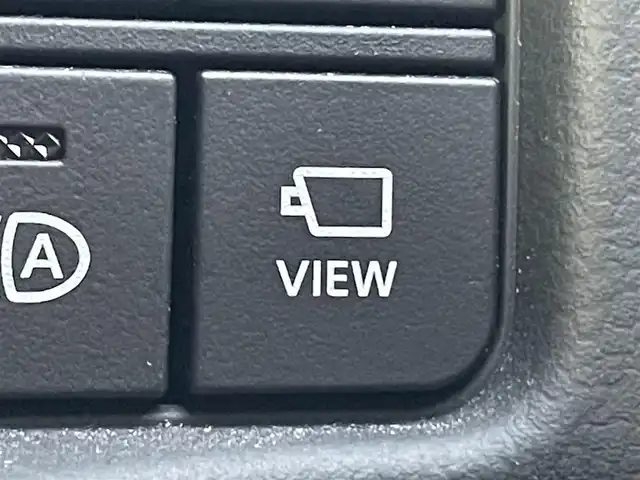 トヨタ クラウン ハイブリッド G 岡山県 2021(令3)年 11.9万km プレシャスホワイトパール 登録時走行距離118833km/純正12.3型ナビ/フルセグTV(AM/FM/CD/DVD/Bluetooth)/全方位カメラ/ドライブレコーダー/ビルトインETC2.0/ヘッドアップディスプレイ/トヨタセーフティセンス/・ブラインドスポットモニター/・レーダークルーズコントロール/・オートマチックハイビーム/・プリクラッシュセーフティ/・レーンディバーチャーアラート/リヤコンフォートパッケージ/・電動リアサンシェード/・全席パワーシート/・全席シートヒーター/横滑り防止装置/オートブレーキホールド/ステアリングヒーター/純正フロアマット/18インチ純正AW