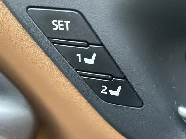 トヨタ クラウン ハイブリッド G 岡山県 2021(令3)年 11.9万km プレシャスホワイトパール 登録時走行距離118833km/純正12.3型ナビ/フルセグTV(AM/FM/CD/DVD/Bluetooth)/全方位カメラ/ドライブレコーダー/ビルトインETC2.0/ヘッドアップディスプレイ/トヨタセーフティセンス/・ブラインドスポットモニター/・レーダークルーズコントロール/・オートマチックハイビーム/・プリクラッシュセーフティ/・レーンディバーチャーアラート/リヤコンフォートパッケージ/・電動リアサンシェード/・全席パワーシート/・全席シートヒーター/横滑り防止装置/オートブレーキホールド/ステアリングヒーター/純正フロアマット/18インチ純正AW