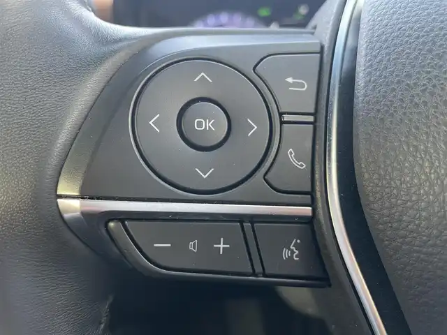 トヨタ クラウン ハイブリッド G 岡山県 2021(令3)年 11.9万km プレシャスホワイトパール 登録時走行距離118833km/純正12.3型ナビ/フルセグTV(AM/FM/CD/DVD/Bluetooth)/全方位カメラ/ドライブレコーダー/ビルトインETC2.0/ヘッドアップディスプレイ/トヨタセーフティセンス/・ブラインドスポットモニター/・レーダークルーズコントロール/・オートマチックハイビーム/・プリクラッシュセーフティ/・レーンディバーチャーアラート/リヤコンフォートパッケージ/・電動リアサンシェード/・全席パワーシート/・全席シートヒーター/横滑り防止装置/オートブレーキホールド/ステアリングヒーター/純正フロアマット/18インチ純正AW