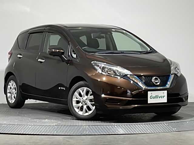 日産 ノート e－パワー X Vセレクション 愛媛県 2020(令2)年 5万km インペリアルアンバーP ・禁煙車/・ディーラー純正SDナビ【MM319D-W】/・Bluetooth/フルセグ/ラジオ/DISC/・ETC/・純正ドライブレコーダー【DJ4-D】/・追従型クルーズコントロール/・純正15インチアルミホイール/・純正フロアマット/・全周囲カメラ/・インテリジェントルームミラー/・クリアランスソナー/・フルオートエアコン/・スマートキー/・プッシュスタート/・ドアバイザー/・衝突被害軽減システム/・横滑り防止装置/・車線逸脱防止システム/・盗難防止装置