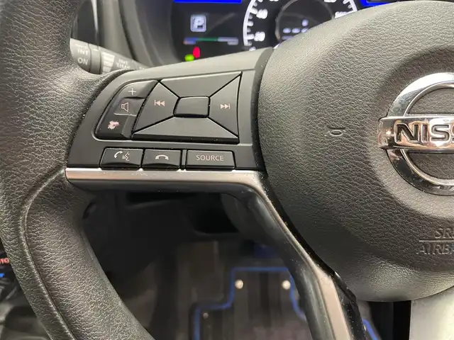 日産 ノート e－パワー X Vセレクション 愛媛県 2020(令2)年 5万km インペリアルアンバーP ・禁煙車/・ディーラー純正SDナビ【MM319D-W】/・Bluetooth/フルセグ/ラジオ/DISC/・ETC/・純正ドライブレコーダー【DJ4-D】/・追従型クルーズコントロール/・純正15インチアルミホイール/・純正フロアマット/・全周囲カメラ/・インテリジェントルームミラー/・クリアランスソナー/・フルオートエアコン/・スマートキー/・プッシュスタート/・ドアバイザー/・衝突被害軽減システム/・横滑り防止装置/・車線逸脱防止システム/・盗難防止装置