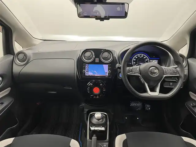 日産 ノート e－パワー X Vセレクション 愛媛県 2020(令2)年 5万km インペリアルアンバーP ・禁煙車/・ディーラー純正SDナビ【MM319D-W】/・Bluetooth/フルセグ/ラジオ/DISC/・ETC/・純正ドライブレコーダー【DJ4-D】/・追従型クルーズコントロール/・純正15インチアルミホイール/・純正フロアマット/・全周囲カメラ/・インテリジェントルームミラー/・クリアランスソナー/・フルオートエアコン/・スマートキー/・プッシュスタート/・ドアバイザー/・衝突被害軽減システム/・横滑り防止装置/・車線逸脱防止システム/・盗難防止装置