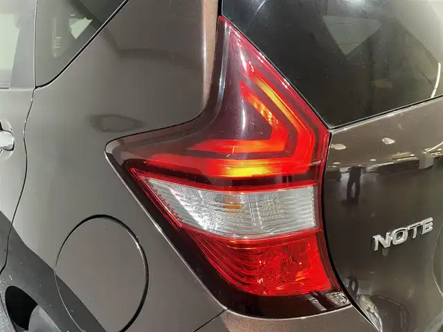 日産 ノート e－パワー X Vセレクション 愛媛県 2020(令2)年 5万km インペリアルアンバーP ・禁煙車/・ディーラー純正SDナビ【MM319D-W】/・Bluetooth/フルセグ/ラジオ/DISC/・ETC/・純正ドライブレコーダー【DJ4-D】/・追従型クルーズコントロール/・純正15インチアルミホイール/・純正フロアマット/・全周囲カメラ/・インテリジェントルームミラー/・クリアランスソナー/・フルオートエアコン/・スマートキー/・プッシュスタート/・ドアバイザー/・衝突被害軽減システム/・横滑り防止装置/・車線逸脱防止システム/・盗難防止装置