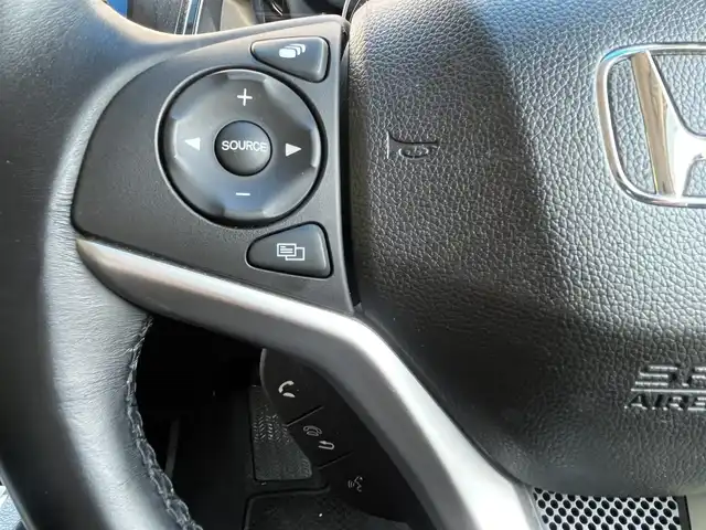 ホンダ シャトル ハイブリッド Z ホンダセンシング 高知県 2019(平31)年 8万km プラチナホワイトパール (株)IDOMが運営する【じしゃロン高知店】の自社ローン専用車両になります。こちらは現金またはオートローンご利用時の価格です。自社ローンご希望の方は別途その旨お申付け下さい