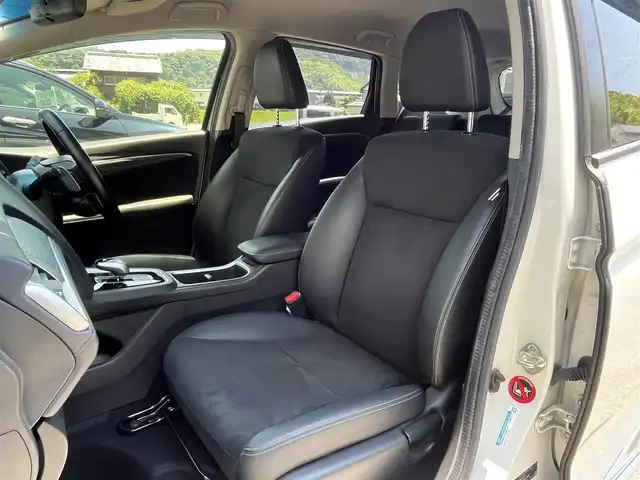 ホンダ シャトル ハイブリッド Z ホンダセンシング 高知県 2019(平31)年 8万km プラチナホワイトパール (株)IDOMが運営する【じしゃロン高知店】の自社ローン専用車両になります。こちらは現金またはオートローンご利用時の価格です。自社ローンご希望の方は別途その旨お申付け下さい
