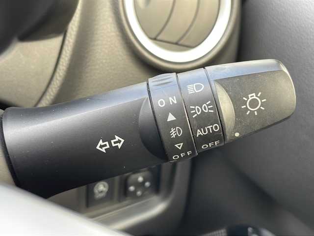 日産 デイズ ハイウェイスターX 道央・札幌 2016(平28)年 6.5万km ホワイトパール (株)IDOMが運営する【じしゃロン札幌店】の自社ローン専用車両になりますこちらは現金またはオートローンご利用価格です。自社ローンご希望の方は別途その旨お申し付けください。/冬タイヤ有/スペアキー(1本)/純正フロアマット/アイドリングストップ/バックカメラ/プッシュスタート/HID