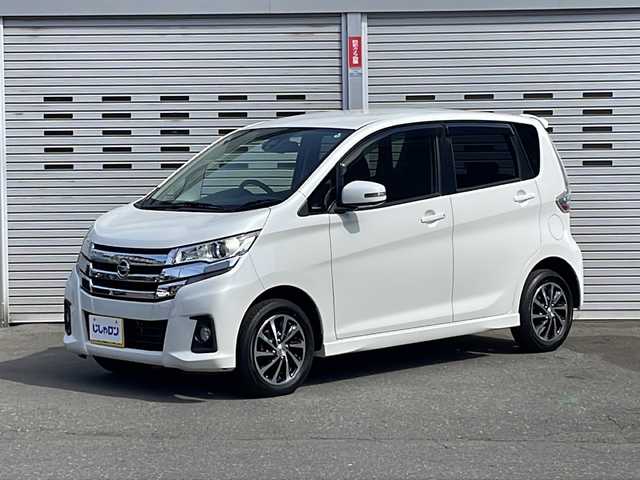 日産 デイズ ハイウェイスターX 道央・札幌 2016(平28)年 6.5万km ホワイトパール (株)IDOMが運営する【じしゃロン札幌店】の自社ローン専用車両になりますこちらは現金またはオートローンご利用価格です。自社ローンご希望の方は別途その旨お申し付けください。/冬タイヤ有/スペアキー(1本)/純正フロアマット/アイドリングストップ/バックカメラ/プッシュスタート/HID