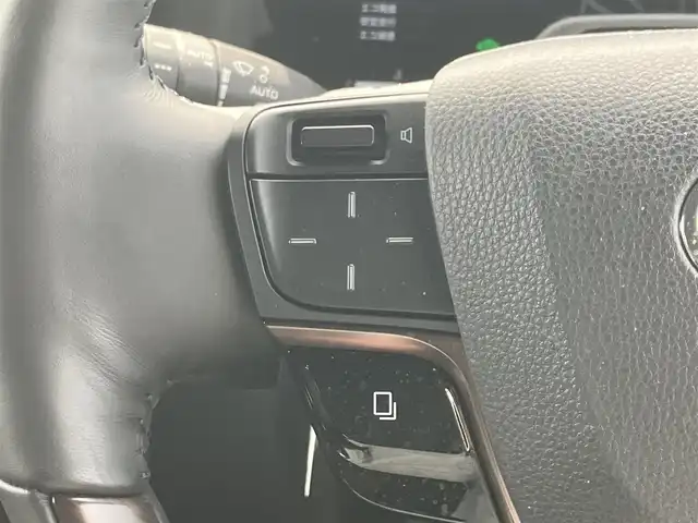 トヨタ ヴェルファイア ハイブリット Z プレミア 道南・函館 2023(令5)年 4.1万km プラチナホワイトパールマイカ ・純正ディスプレイオーディオ（コネクティッドナビ対応）/・フルセグTV/・カメラ一体型ドライブレコーダー/・パノラミックビューモニター/・ヘッドアップディスプレイ/・デジタルインナーミラー/・HDMI接続/・ルーフサンシェード/・サイドサンシェード/・両側パワースライドドア/・オートステップ/・パワーバックドア/・快適温熱シート（フロント・セカンドシート）/・ベンチレーションシート（フロント・セカンドシート）/・電動オットマン/・セカンドシートサイドテーブル/・ステアリングヒーター/・リヤヒーターエアカーテン/・ナノイーX/・ワイヤレスパワーコンソーシアム/・プリクラッシュセーフティ/・レーンディパーチャーアラート/・レーダークルーズコントロール/・ブラインドスポットモニター/・オートマチックハイビーム/・LEDヘッドライト/・オートライト/・エンジンプッシュスタート/・スマートキー/・保証書