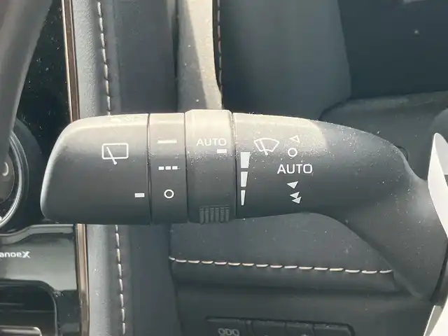 トヨタ ヴェルファイア ハイブリット Z プレミア 道南・函館 2023(令5)年 4.1万km プラチナホワイトパールマイカ ・純正ディスプレイオーディオ（コネクティッドナビ対応）/・フルセグTV/・カメラ一体型ドライブレコーダー/・パノラミックビューモニター/・ヘッドアップディスプレイ/・デジタルインナーミラー/・HDMI接続/・ルーフサンシェード/・サイドサンシェード/・両側パワースライドドア/・オートステップ/・パワーバックドア/・快適温熱シート（フロント・セカンドシート）/・ベンチレーションシート（フロント・セカンドシート）/・電動オットマン/・セカンドシートサイドテーブル/・ステアリングヒーター/・リヤヒーターエアカーテン/・ナノイーX/・ワイヤレスパワーコンソーシアム/・プリクラッシュセーフティ/・レーンディパーチャーアラート/・レーダークルーズコントロール/・ブラインドスポットモニター/・オートマチックハイビーム/・LEDヘッドライト/・オートライト/・エンジンプッシュスタート/・スマートキー/・保証書