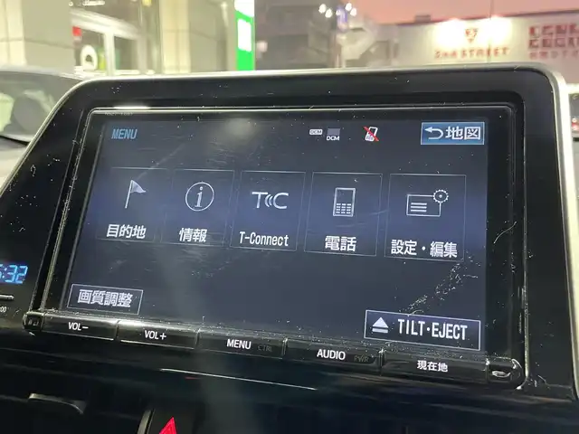 トヨタ Ｃ－ＨＲ G 東京都 2016(平28)年 10.3万km ブラックマイカ 純正9インチナビ/NSZT-Y66T/(フルセグTV/Bluetooth/CD/DVD)/Toyota Safety Sense P/・プリクラッシュセーフティシステム/・レーンディパーチャーアラート/・レーダークルーズコントロール/前方ドライブレコーダー/バックカメラ/ブラインドスポットモニター/前席シートヒーター/自動防眩インナーミラー/本革巻ステアリング/ETC2.0/取扱説明書/スペアキー