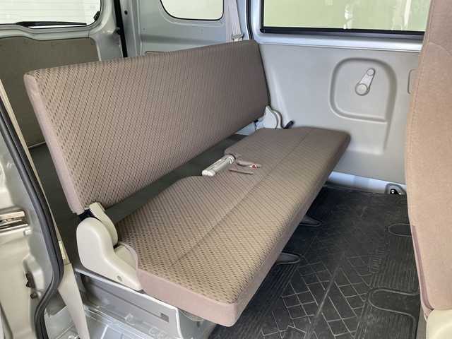 スズキ エブリイ PC 鹿児島県 2017(平29)年 8万km シルキーシルバーメタリック 純正オーディオ/禁煙車/両側スライドドア/MTモード付AT/ヘッドライトレベライザー/2速発進モード/パワーウィンドウ/パワーステアリング/ドアバイザー/純正ハロゲンライト/保証書/取扱説明書