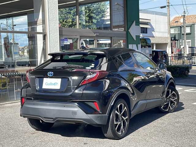 トヨタ Ｃ－ＨＲ ハイブリッド 1．8G 愛知県 2020(令2)年 6.3万km ブラックマイカ /禁煙者・ワンオーナー//純正ナビ【NSZT-W68T】//バックカメラ//フルセグTV・Bluetooth・CD//ビルトインETC//前後ドライブレコーダー//純正18インチアルミホイール//スペアタイヤ//ファブリック＋本革シート//快適温熱シート(前席)//Toyota Safety Sense//プリクラッシュセーフティ//レーンディパーチャーアラート//オートマチックハイビーム//レーダークルーズコントロール(全車速追従機能付)//ブラインドスポットモニター(BSM)//リヤクロストラフィックアラート//クリアランスソナー&バックソナー//横滑り防止//トラクションコントロール//車両接近通報//ヒルスタートアシスト//LEDヘッドライト//オートライト//フロントフォグランプ//電動格納ミラーウィンカー//スマートエントリー&スタートシステム//イモビライザー//プッシュスタート//ドライブモード(スポーツ・ノーマル・エコ)//EVドライブモード//ナノイー//純正フロアマット//電動ランバーサポート//本革巻きステアリング//ステアリングスイッチ//電子パーキングブレーキ//ブレーキホールド//スペアキー1本//新車保証書・取扱説明書//ナビ説明書