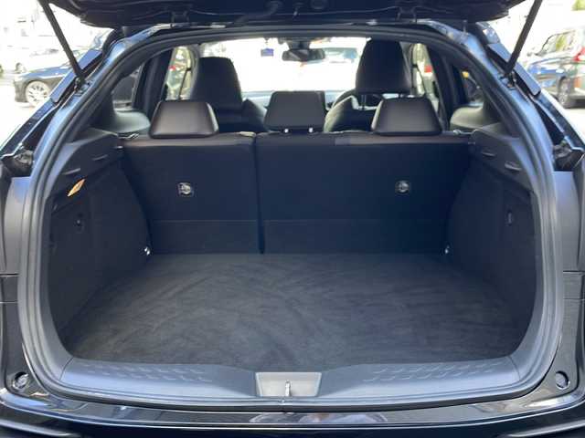 トヨタ Ｃ－ＨＲ ハイブリッド 1．8G 愛知県 2020(令2)年 6.3万km ブラックマイカ /禁煙者・ワンオーナー//純正ナビ【NSZT-W68T】//バックカメラ//フルセグTV・Bluetooth・CD//ビルトインETC//前後ドライブレコーダー//純正18インチアルミホイール//スペアタイヤ//ファブリック＋本革シート//快適温熱シート(前席)//Toyota Safety Sense//プリクラッシュセーフティ//レーンディパーチャーアラート//オートマチックハイビーム//レーダークルーズコントロール(全車速追従機能付)//ブラインドスポットモニター(BSM)//リヤクロストラフィックアラート//クリアランスソナー&バックソナー//横滑り防止//トラクションコントロール//車両接近通報//ヒルスタートアシスト//LEDヘッドライト//オートライト//フロントフォグランプ//電動格納ミラーウィンカー//スマートエントリー&スタートシステム//イモビライザー//プッシュスタート//ドライブモード(スポーツ・ノーマル・エコ)//EVドライブモード//ナノイー//純正フロアマット//電動ランバーサポート//本革巻きステアリング//ステアリングスイッチ//電子パーキングブレーキ//ブレーキホールド//スペアキー1本//新車保証書・取扱説明書//ナビ説明書