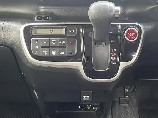 ホンダ Ｎ ＢＯＸ SSパッケージ 福岡県 2014(平26)年 9.5万km スマートブラック (株)IDOMが運営する【じしゃロン八幡西店】の自社ローン専用車両になります。こちらは現金またはオートローンご利用時の価格です。自社ローンご希望の方は別途その旨お申付けください。/社外SDナビ【VXM-145VSi】/(Bluetooth/CD/DVD】フルセグTV)/両側電動スライドドア/ドライブレコーダー/バックカメラ/ETC/ステアリングリモコン/電動格納ミラー/14インチアルミホイール