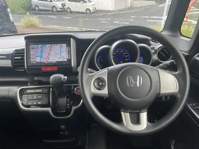 ホンダ Ｎ ＢＯＸ SSパッケージ 福岡県 2014(平26)年 9.5万km スマートブラック (株)IDOMが運営する【じしゃロン八幡西店】の自社ローン専用車両になります。こちらは現金またはオートローンご利用時の価格です。自社ローンご希望の方は別途その旨お申付けください。/社外SDナビ【VXM-145VSi】/(Bluetooth/CD/DVD】フルセグTV)/両側電動スライドドア/ドライブレコーダー/バックカメラ/ETC/ステアリングリモコン/電動格納ミラー/14インチアルミホイール